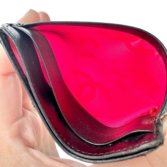 Authentic CHANEL Cambon Black Quilted Smooth Leather & Hot Pink Card Holder - Picture 12 of 14